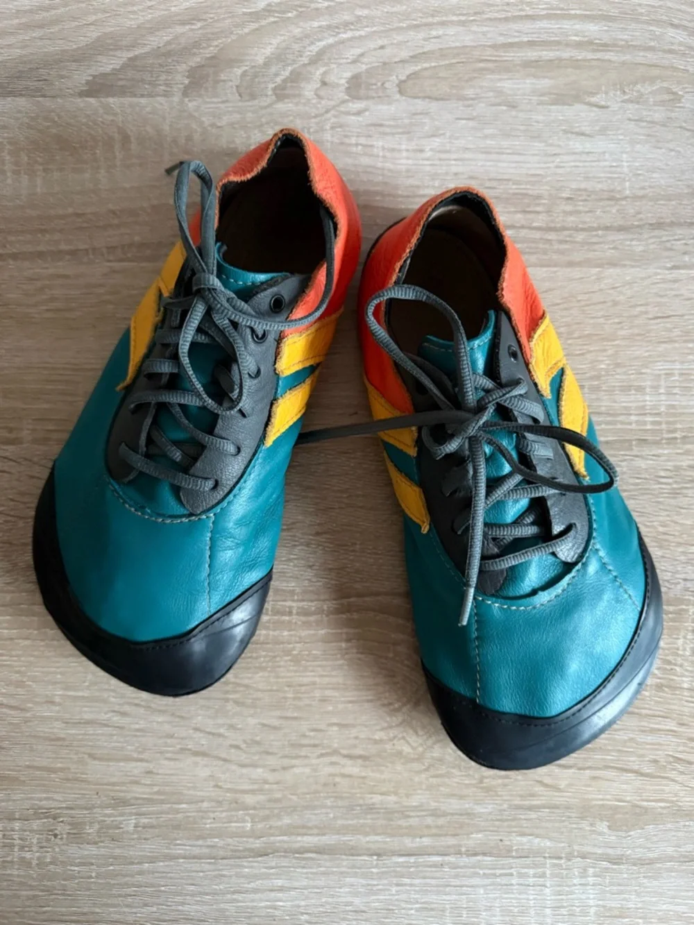 Softstar Megagrip Primal RunAmoc Athletic Trainers - Picture 2 of 14